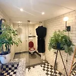 Hotel The Smallest In Amsterdam