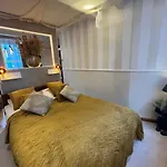 Hotel The Smallest In