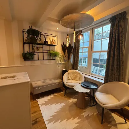 The Smallest In * Amesterdão