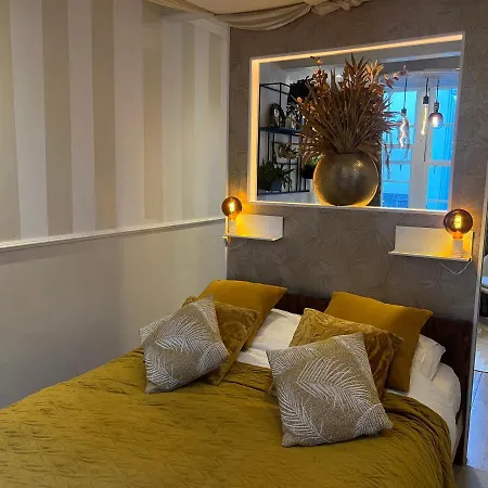 The Smallest In * Amesterdão