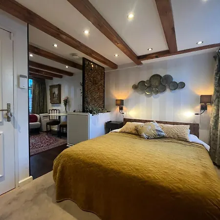 Hotel The Smallest In *