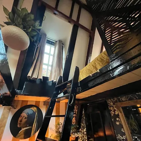 Hotel The Smallest In *