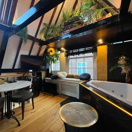 Hotel The Smallest In