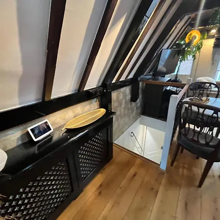 The Smallest In * Amesterdão