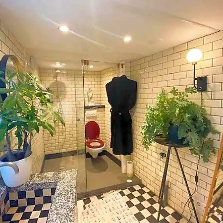 The Smallest In Hotel *