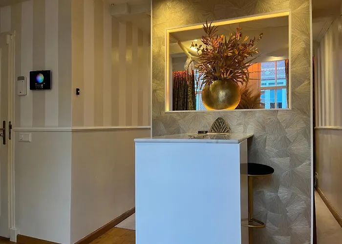 The Smallest In Amesterdão