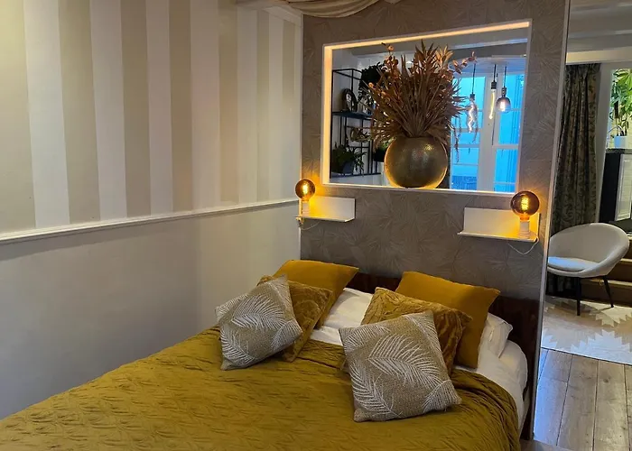 The Smallest In * Amesterdão